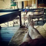 Эх, нравятся мне эти восточные традиции =) Кушать лёжа - наше всё...