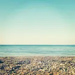 Хорошо на море рано утром, а потом приходят люди...